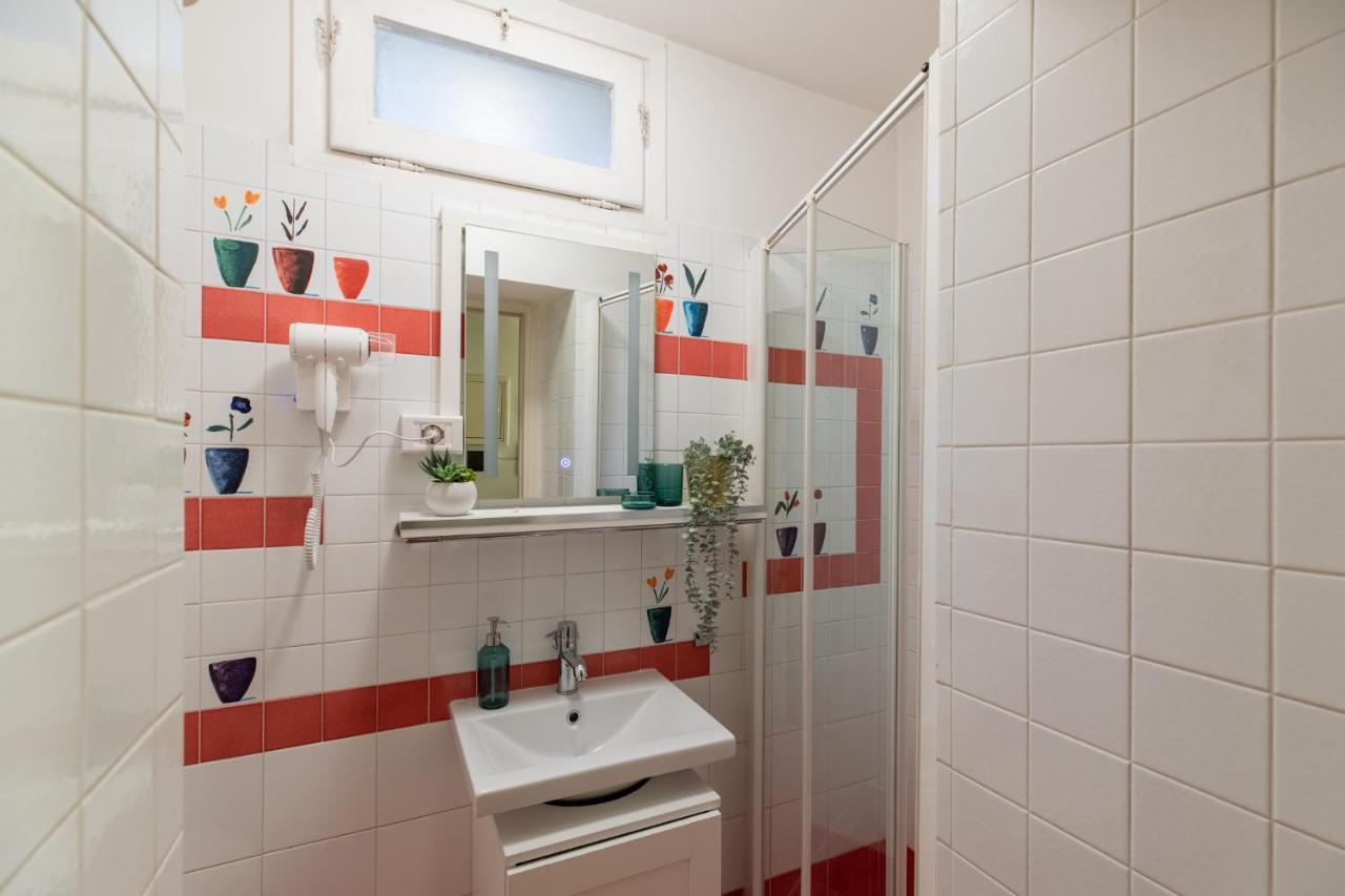 Iflat Comfy Apartament In Campo De' Fiori Rom Exteriör bild