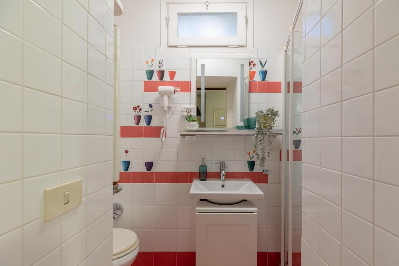 Iflat Comfy Apartament In Campo De' Fiori Rom Exteriör bild